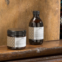 Davines Koyu Renk Saçlar için Şampuan - Alchemic Chocolate 280 ml - 5